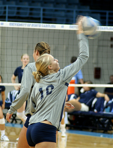 Big Ten Penn State setter warming up (photo Charlie J)