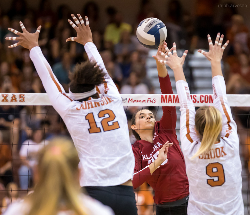 Middle Blocker Volleyball Position Offensive and Defensive Responsibilities: The Texas middle blocker blocks the cross court and the outside blocker takes the seam. (Ralph Arvesen)