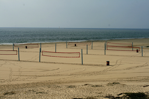 Pictures of Volleyball Courts: Beach volleyball courts on Dockweiler Beach in El Segundo CA volleyball court photos by Graham King