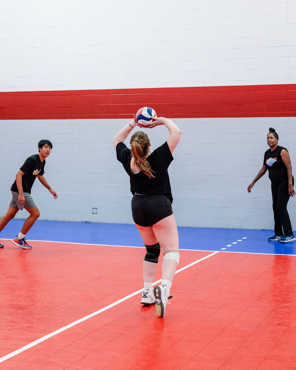 Setting in volleyball: A four set is pretty much the first type of set a left-side hitter learns to attack and a setter learns to set. Watch 18s Vegas Volley asst coach and Coronado state champion Abby Paulson prep to set Coronado outside hitter Treyden an outside four set.