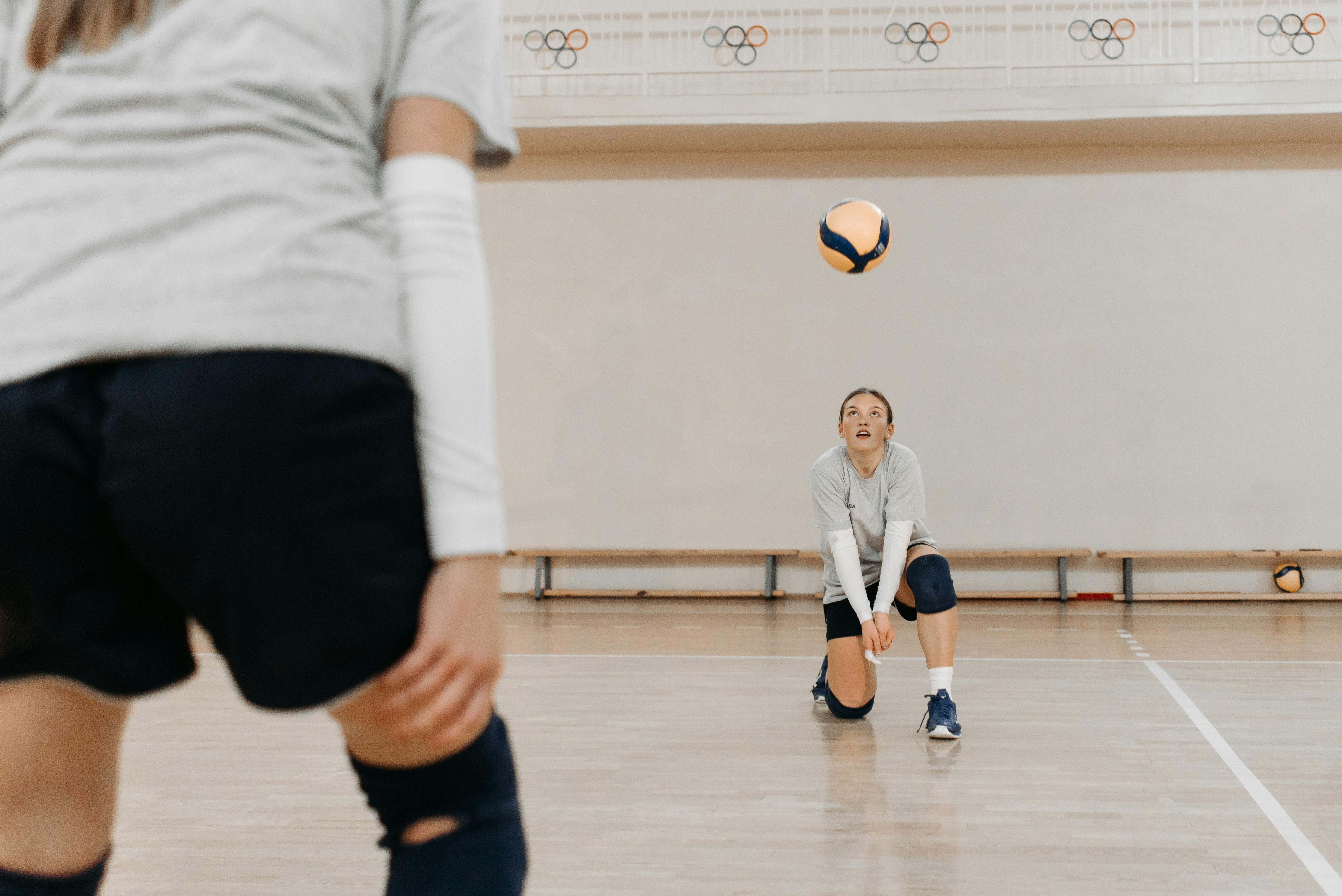 volleyball serve receive