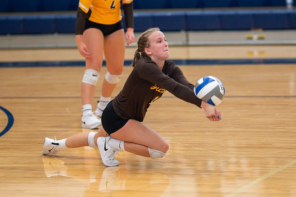 Volleyball Libero Rotation: A Guide to Roles and Responsibilities: By adjusting their positioning, providing reliable defensive coverage, and supporting teammates as needed, the libero ensures a strong defensive presence regardless of the rotation.

(phot by erik drost)