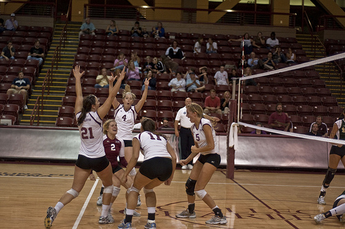 Volleyball Attire: All team members, must wear the same design and same color and the uniforms must be clean, with the exception of the libero who wears a uniform with contrasting colors. (ASR Photo)