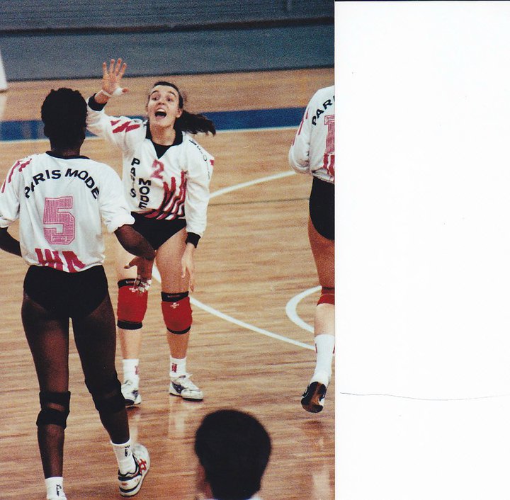 Coach April Chapple is a former USA National team member professional indoor and beach volleyball player coaching in Las Vegas for the past 15 years.