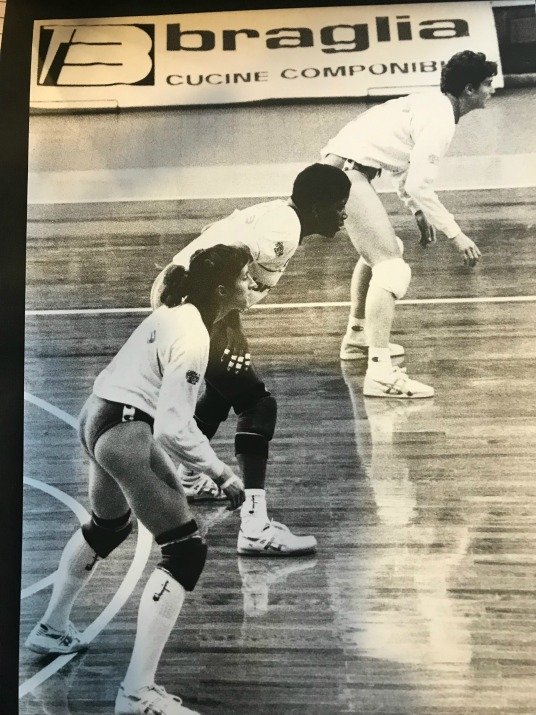 April Chapple and three-time Olympian Paula Weishoff on Division I professional volleyball team Braglia Cucine Reggio Emilia in the Italian D1 Championship playoffs.