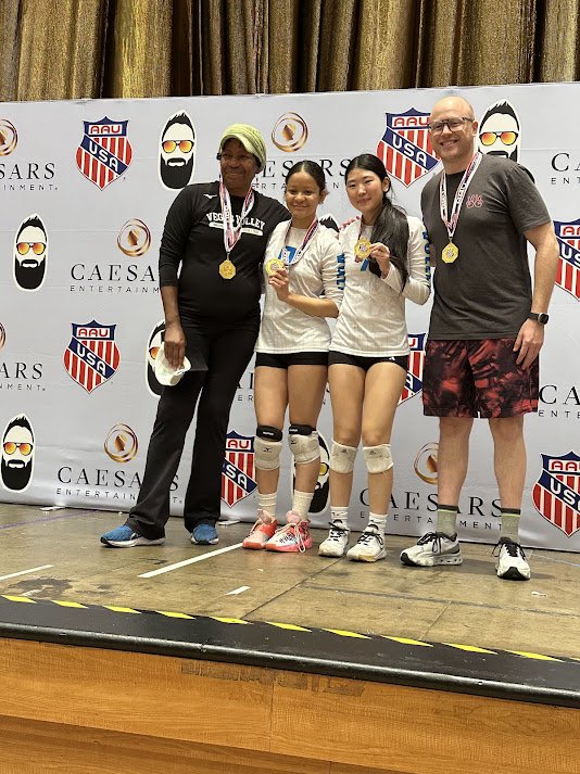 First place medal at the in it to Win It Kiara and Abby Kim Coach April and Coach Adam.
Kiara-Vegas Volley 18s Starting Setter (orange volleyball shoes)

Trained with Coach April for 1 year during the 2024-2025 season
Mastered jump setting and back setting using the tips, walls drills and workout programs in my progressive checklists