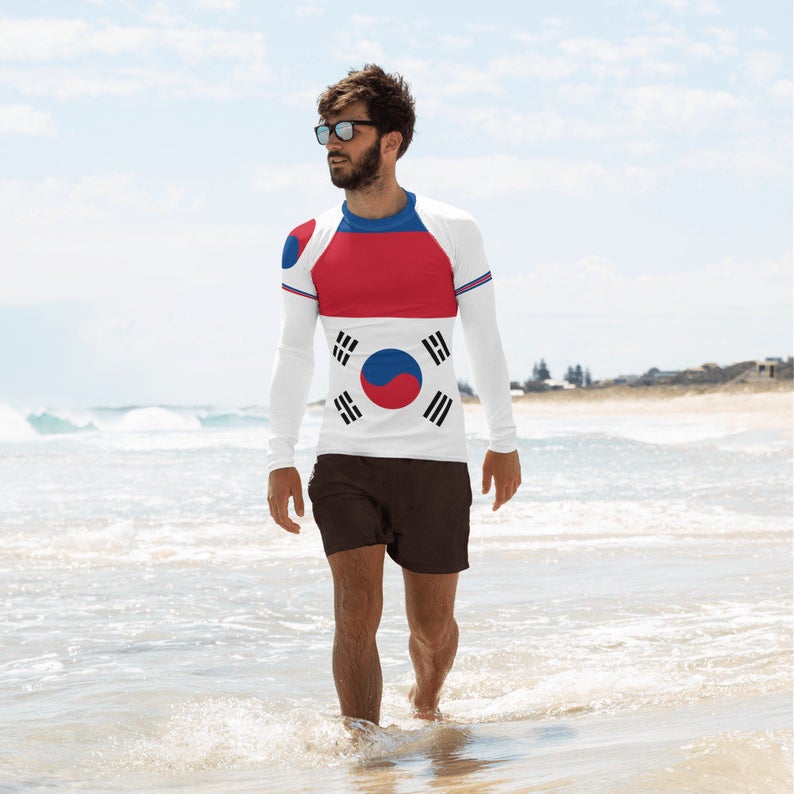 Here are 12 of our most comfortable, most colorful and guess what? Also the coolest long sleeve rash guard outfits you can wear to beach or volleyball practices.