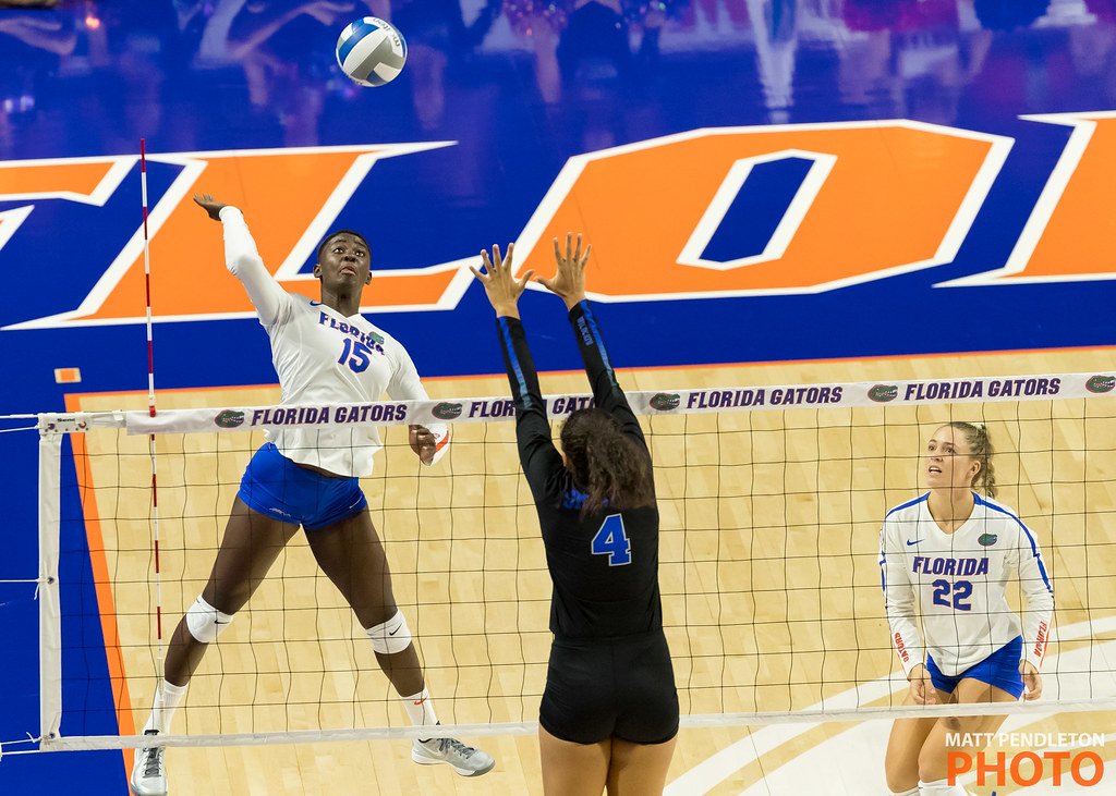 A Beginners Guide To Volleyball Blocking A Step By Step Block Tutorial
The outside blocker (#4) sets the block according to pre-determined tactics taking away the Florida hitter's cross court. (Matt Pendleton)