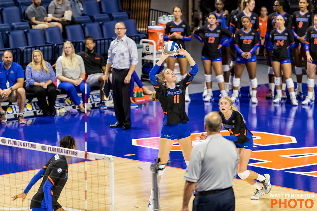 Learn How To Set A Volleyball Correctly #4 Square Your Body and Shoulders to Face Your Target (Matt Pendleton Photo of Florida Gator Volleyball Setter)